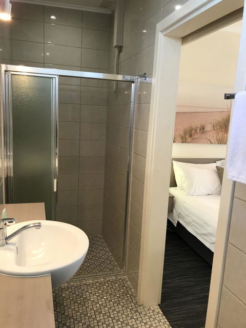 Robetown Motor Inn & Apartments - Rent Accommodation 34