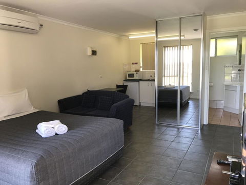 Robetown Motor Inn & Apartments - Rent Accommodation 41