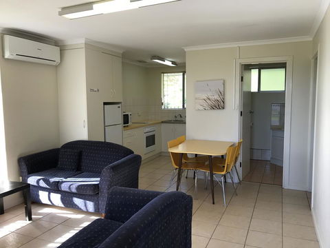 Robetown Motor Inn & Apartments - Rent Accommodation 35