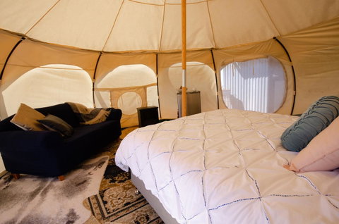 Bukirk Glamping & Fancy Coops - Rent Accommodation 5