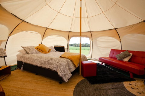 Bukirk Glamping & Fancy Coops - Rent Accommodation 2