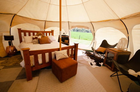 Bukirk Glamping & Fancy Coops - Rent Accommodation 9