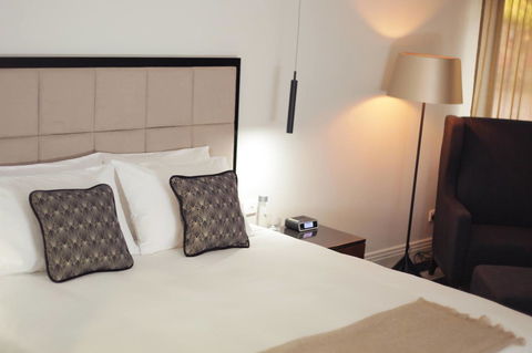 Ellen Hotel - Rent Accommodation 10