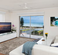 Stylish 3 Bedroom Beachview Apartment - Rent Accommodation