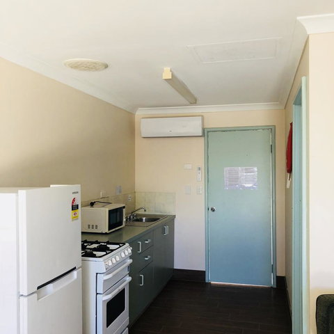 Bay Lodge - Rent Accommodation 38