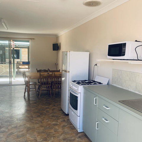 Bay Lodge - Rent Accommodation 28
