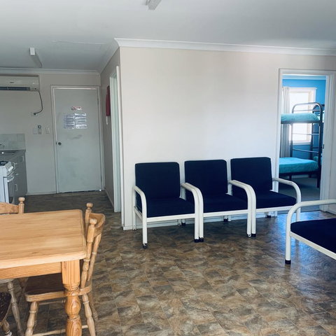 Bay Lodge - Rent Accommodation 23