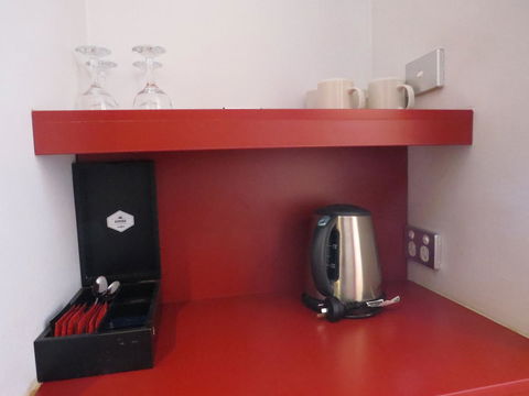 Metro Hotel Perth - Rent Accommodation 38