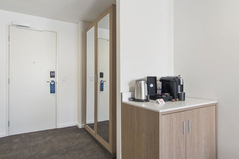Metro Hotel Perth - Rent Accommodation 1