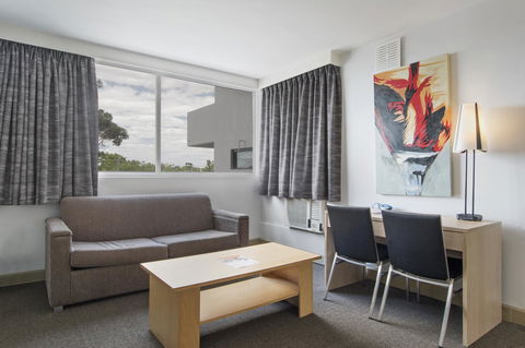 Metro Hotel Perth - Rent Accommodation 25