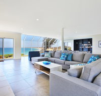 Neptune - Absolute Beachfront - Rent Accommodation