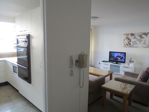 Manly Paradise Motel & Apartments - Rent Accommodation 44