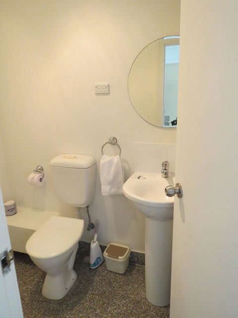 Manly Paradise Motel & Apartments - Rent Accommodation 30