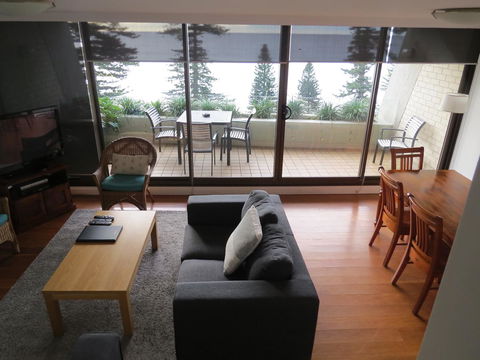 Manly Paradise Motel & Apartments - Rent Accommodation 27