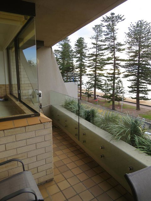 Manly Paradise Motel & Apartments - Rent Accommodation 40