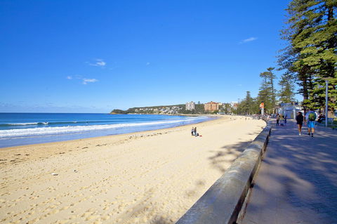 Manly Paradise Motel & Apartments - Rent Accommodation 3