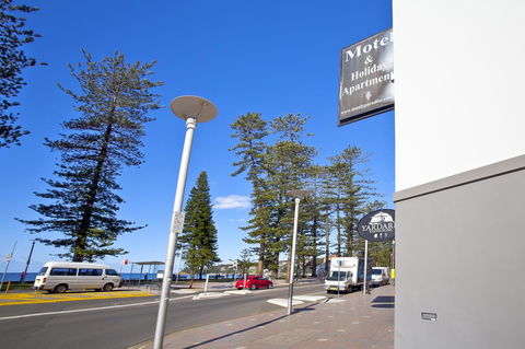 Manly Paradise Motel & Apartments - Rent Accommodation 18