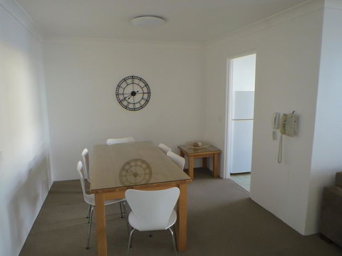 Manly Paradise Motel & Apartments - Rent Accommodation 37