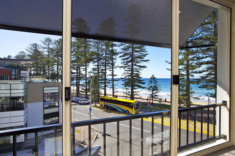 Manly Paradise Motel & Apartments - Rent Accommodation 4