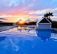 Oaks Waterfront Resort - Rent Accommodation