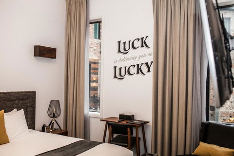 The Lucky Hotel - Rent Accommodation 1