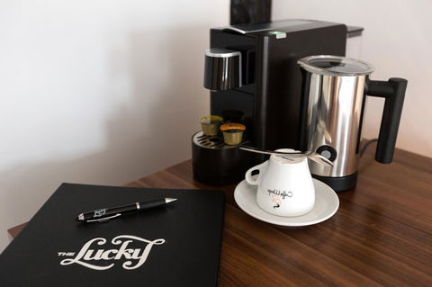 The Lucky Hotel - Rent Accommodation 9