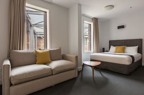 The Lucky Hotel - Rent Accommodation 18