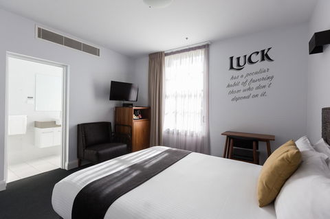 The Lucky Hotel - Rent Accommodation 3
