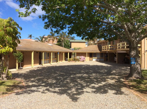 Como Lodge - Rent Accommodation 8