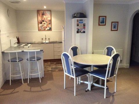 Como Lodge - Rent Accommodation 11