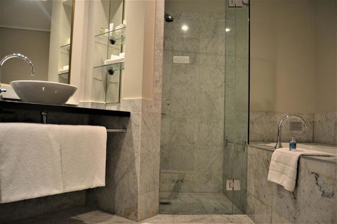Radisson Blu Plaza Hotel Sydney - Rent Accommodation 40