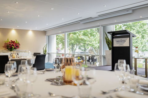 Novotel Sydney Darling Square - Rent Accommodation 24