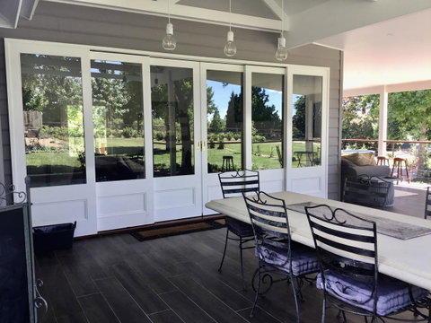 Chanticleer Gardens Barn Cottage With A Pool - Rent Accommodation 3
