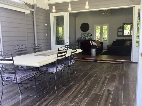Chanticleer Gardens Barn Cottage With A Pool - Rent Accommodation 12