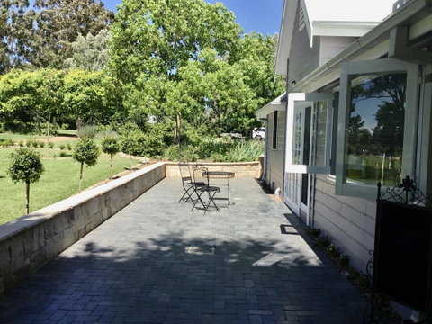 Chanticleer Gardens Barn Cottage With A Pool - Rent Accommodation 4