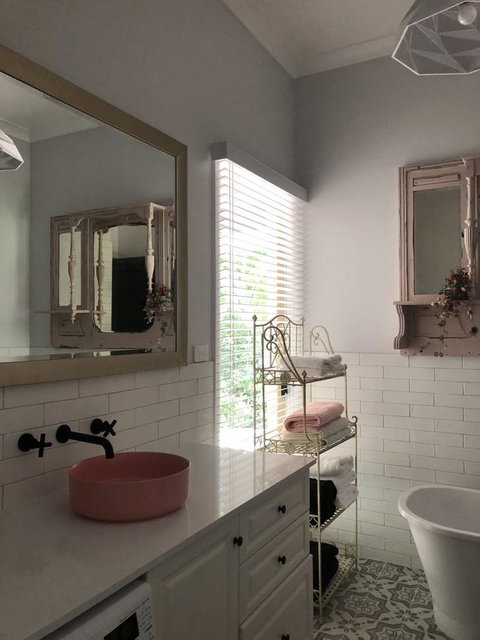 Chanticleer Gardens Barn Cottage With A Pool - Rent Accommodation 33