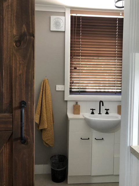 Chanticleer Gardens Barn Cottage With A Pool - Rent Accommodation 22