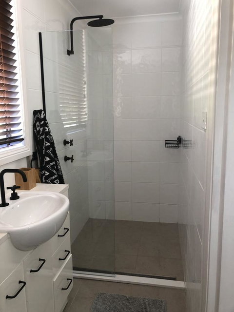Chanticleer Gardens Barn Cottage With A Pool - Rent Accommodation 24