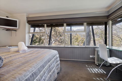 Pure Chalet Thredbo - Rent Accommodation 28