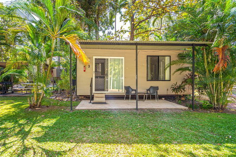 Oasis Tourist Park - Rent Accommodation 4