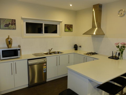 Rock Wallaby - Rent Accommodation 12