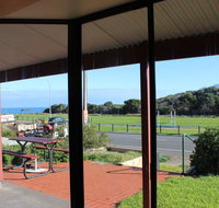 Bott's Beach Retreat - Rent Accommodation