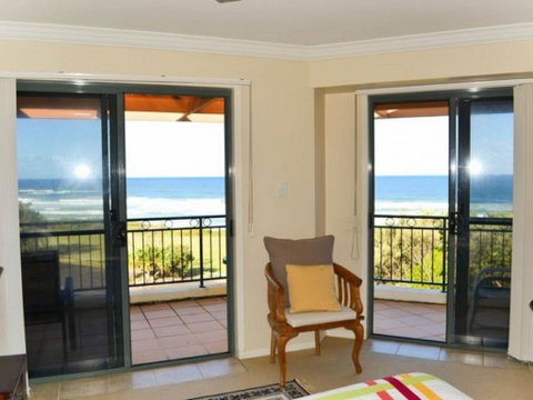 Breakers 1/10 - Rent Accommodation 3