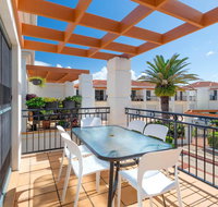 Breakers Block 3 - Unit 2 - Pool in complex - across the road from the beach - Rent Accommodation