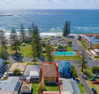 Burleigh Unit 2 -28 Clarence Street - Opposite Main Beach. - Rent Accommodation