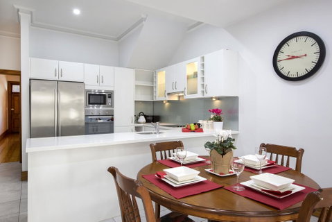 Carrington Charm - CBD - WiFi - Parking - Rent Accommodation 3