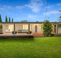 Casual Beachin It Family Getaway- with Bungalow on Beachfront - Rent Accommodation