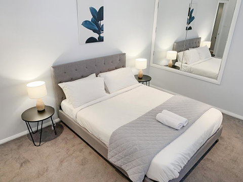 City Center - Modern 2-Bedroom Apartment - Rent Accommodation 2