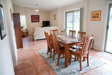 Clarendon Chalets - Rent Accommodation 3