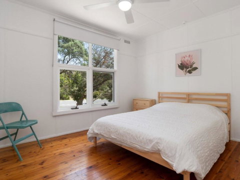 Classic Beach House In Rye - Rent Accommodation 2
